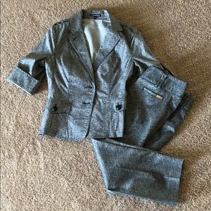 Express Editor Jacket & Capri pants suit set
